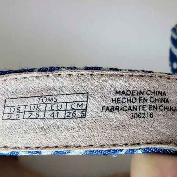 TOMS Clarissa Sandals 9.5 Blue Batik Textile Wrapped Wedge - Picture 16 of 16